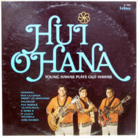 Album cover of Young Hawaii Plays Old Hawaii by Hui Ohana